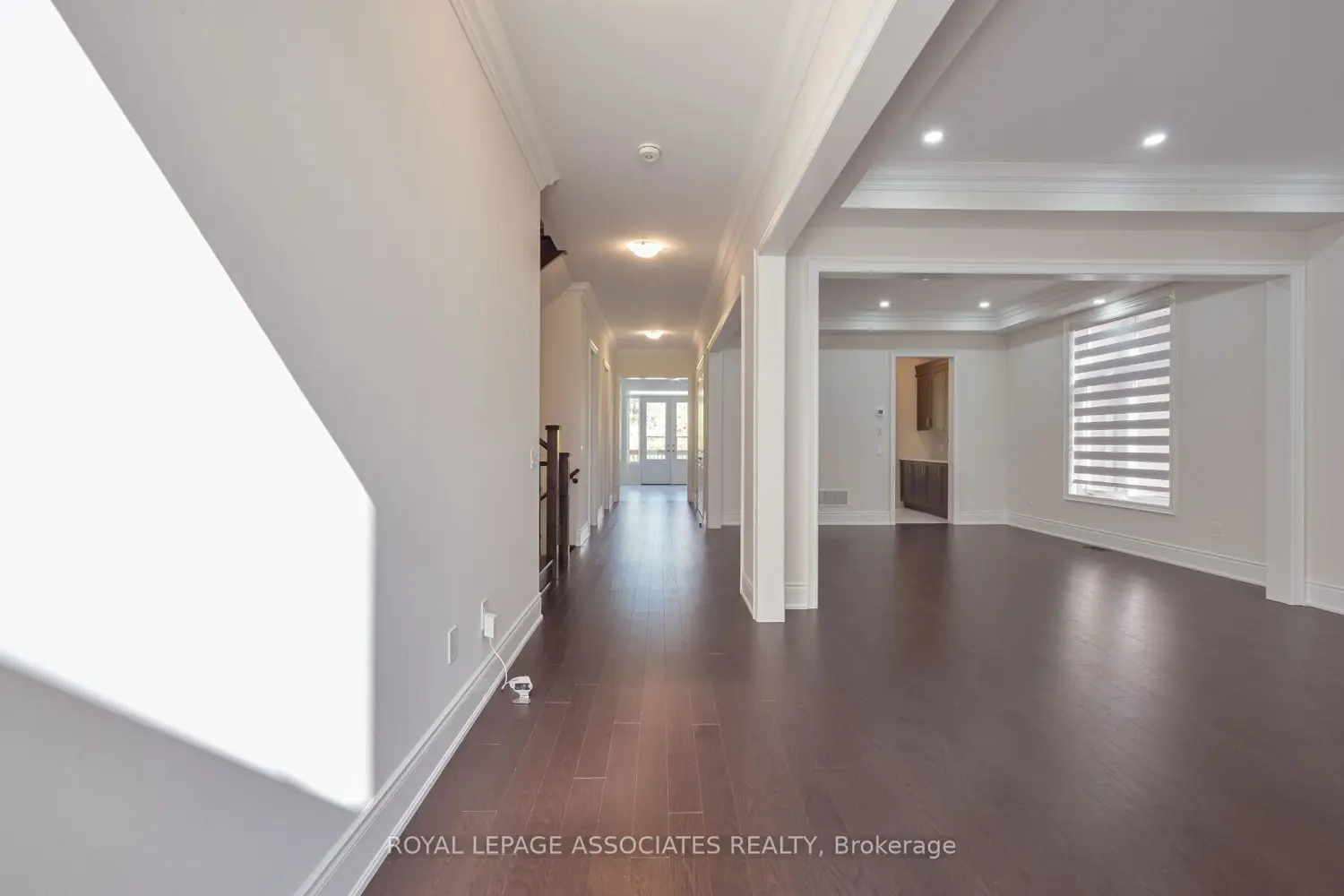 55 Raspberry Ridge Avenue photo 2