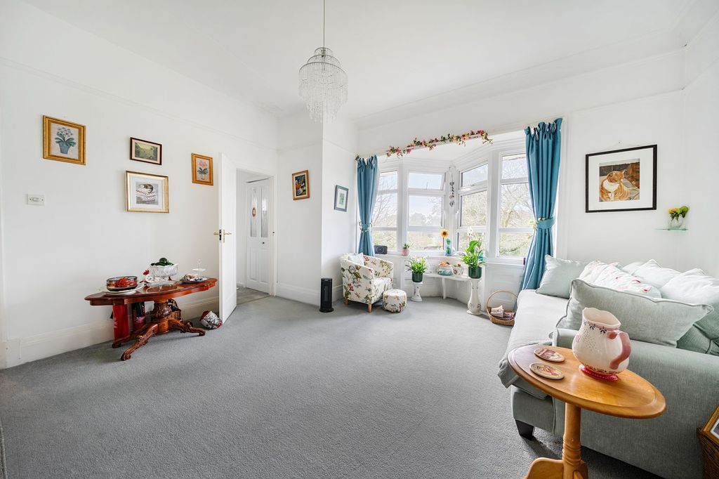 Additional image 2 of 1 bed flat for saleTower Road, Hindhead GU26