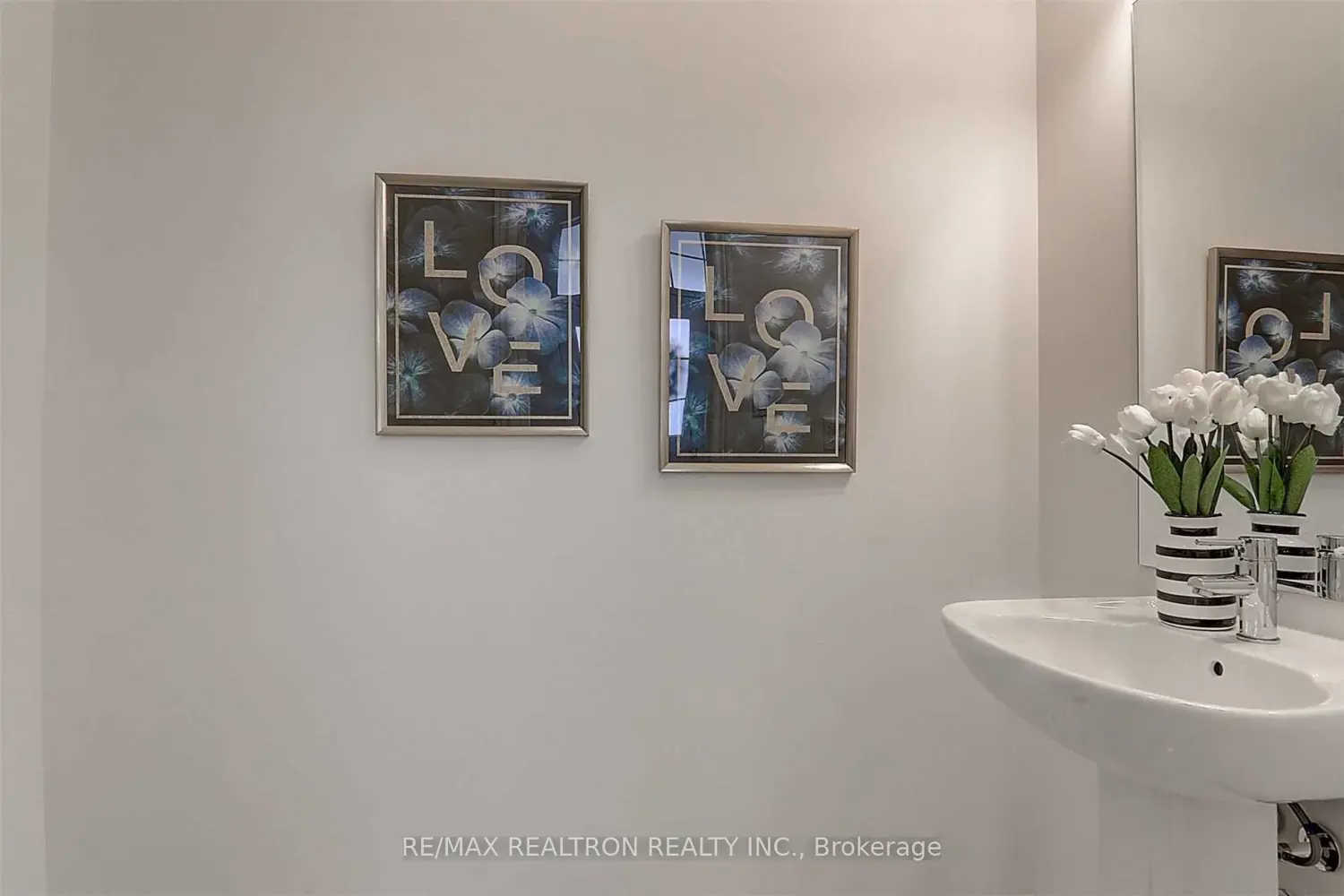 112 Connell Drive photo 4