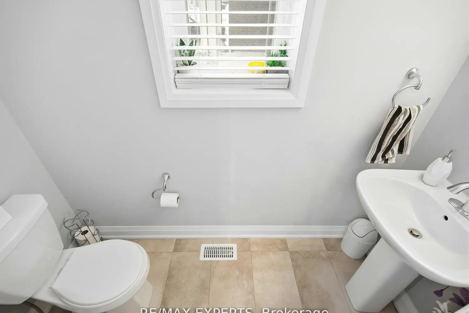 120 Farley Road photo 5