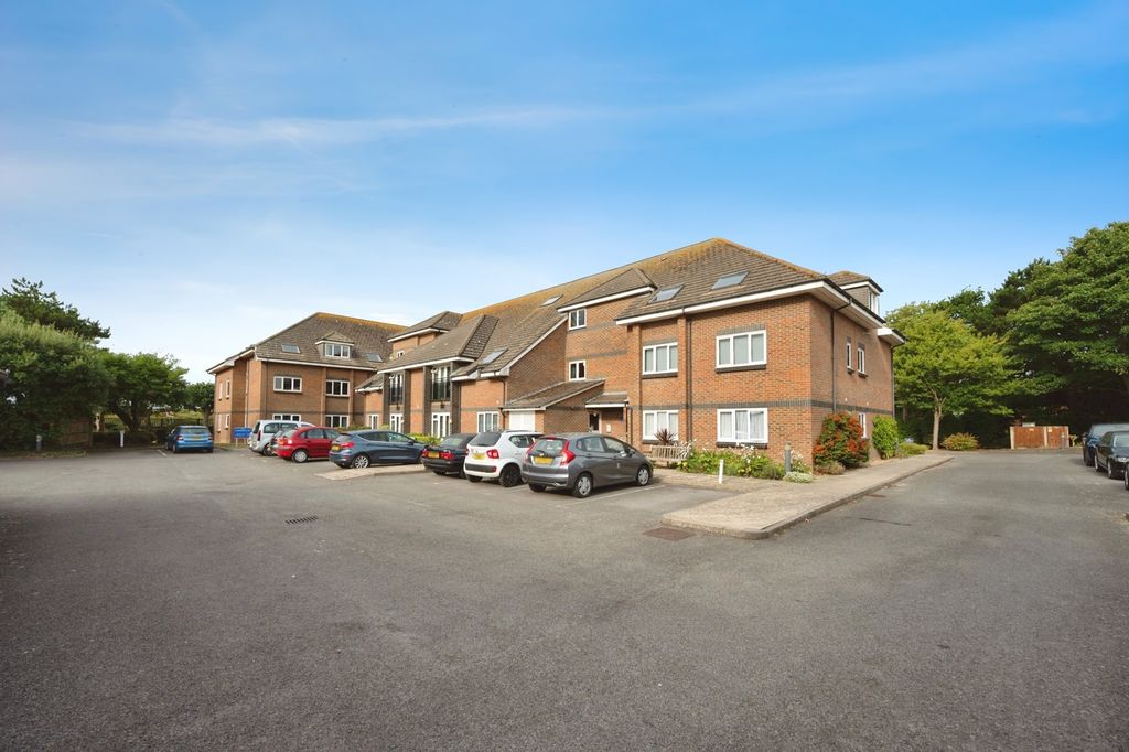 Additional image 17 of 2 bed flat for saleSea Front, Hayling Island, Hampshire PO11