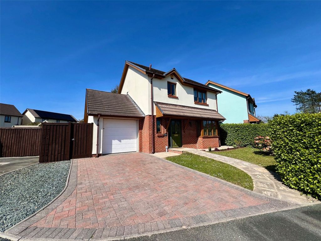 3 bed detached house for saleFinch Close, Haverfordwest, Pembrokeshire SA61
