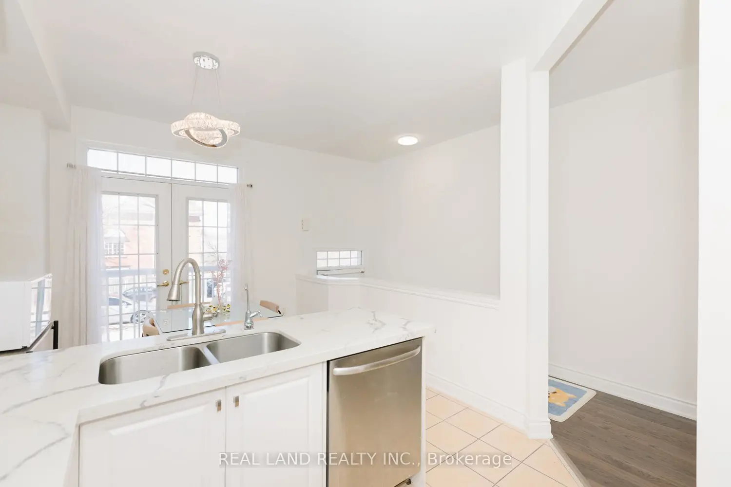 22 Loring Doolittle Court photo 4