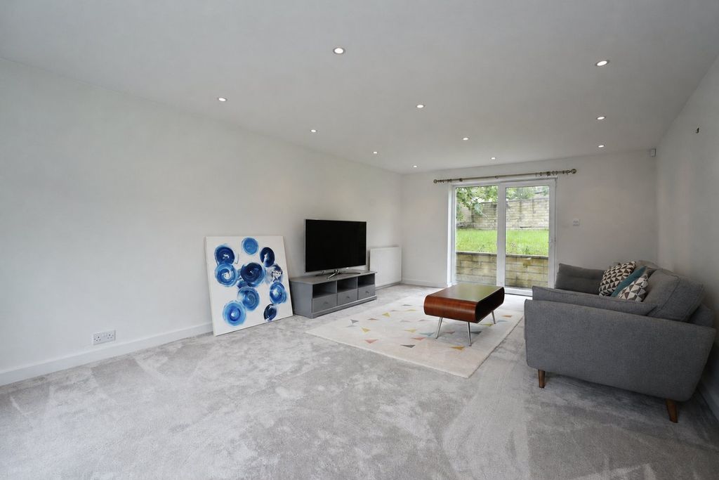 Additional image 4 of 5 bed detached house for saleBroomfield Avenue, Halifax HX3