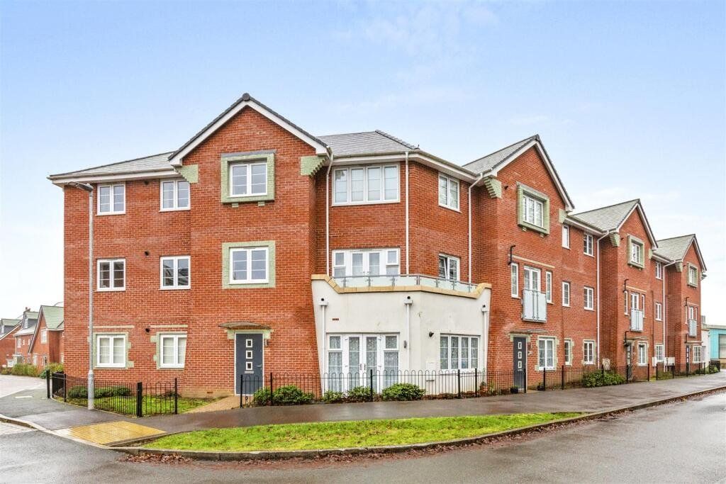 2 bed flat for saleKilty Place, High Wycombe, Buckinghamshire HP11
