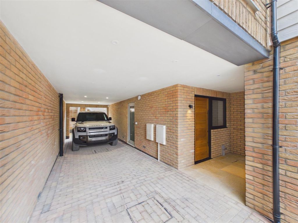 Additional image 36 of 4 bed town house for saleCliff Road, Hessle HU13