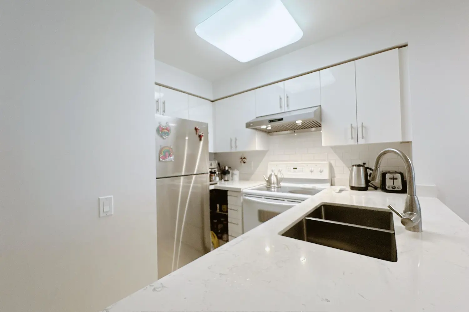21 Hillcrest Avenue 905 photo 4
