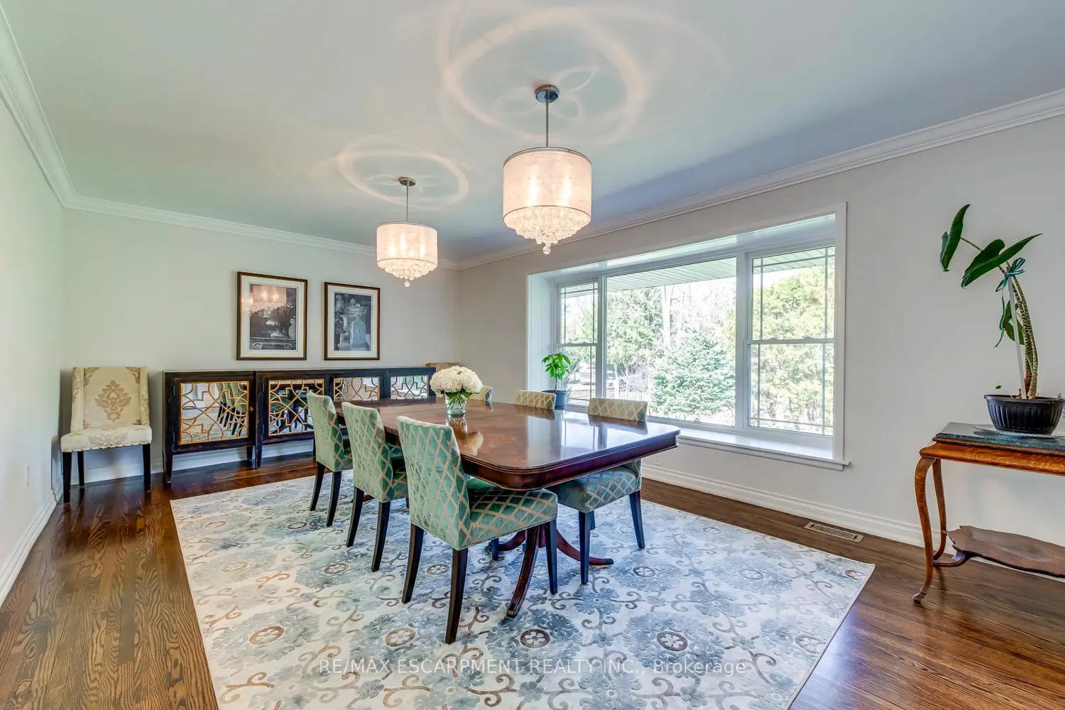 4306 Lakeshore Road photo 2
