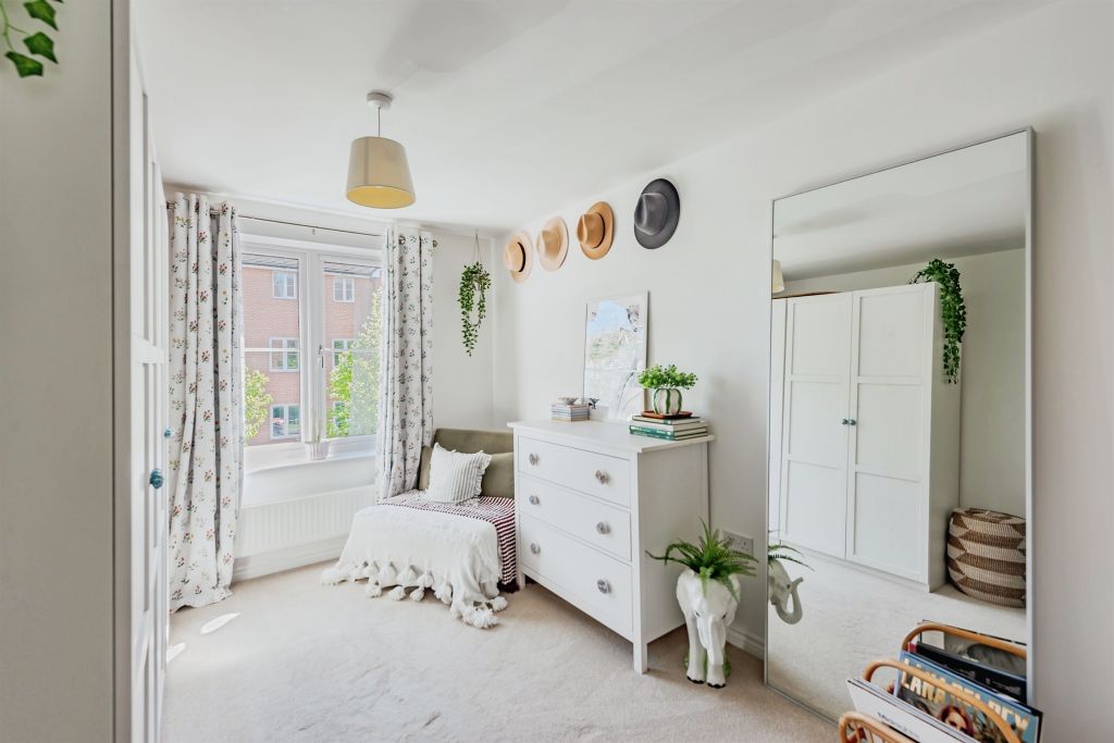 Additional image 9 of 2 bed flat for saleWebber Street, Horley RH6
