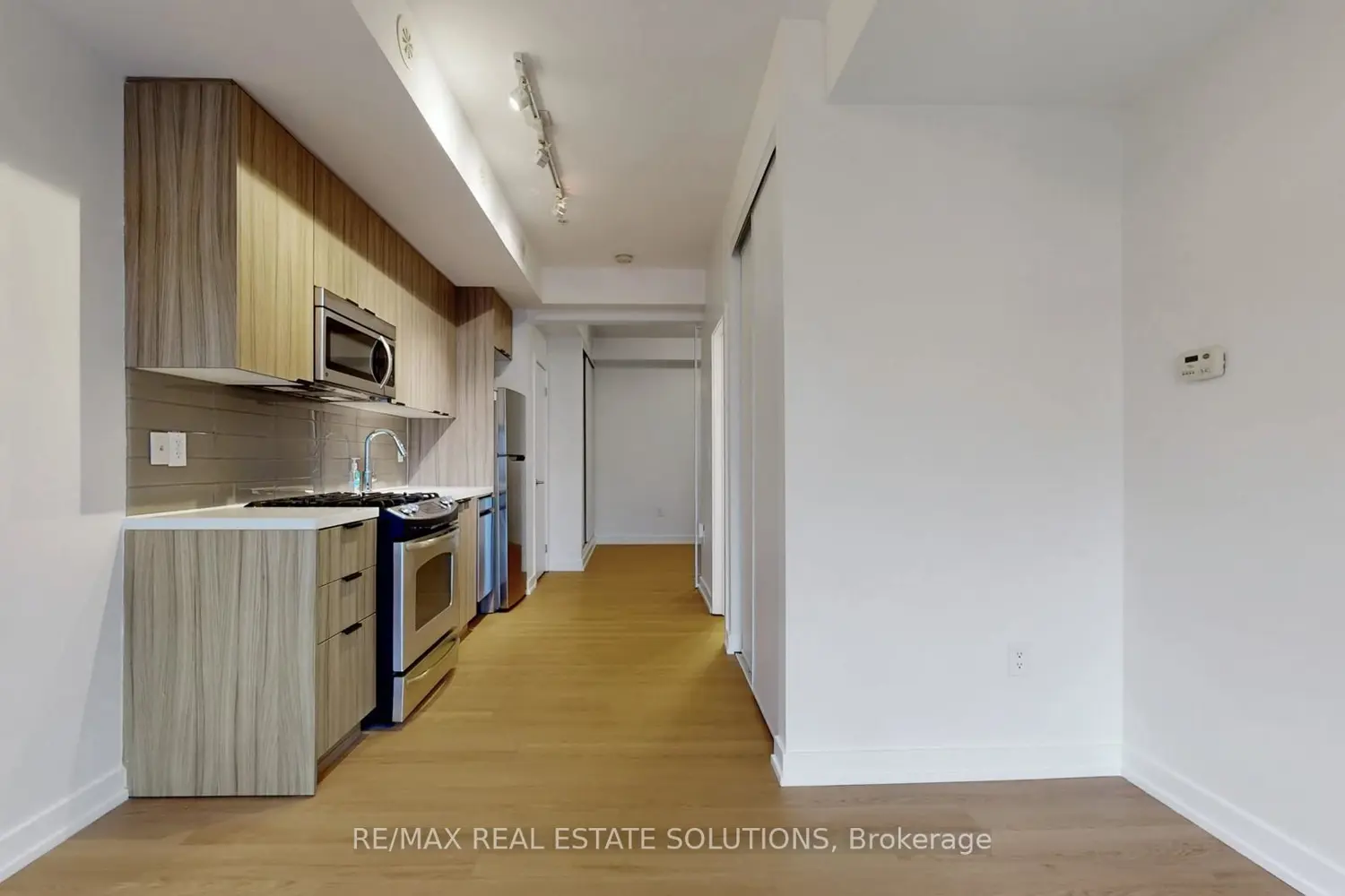 Additional image 4 of 140 Broadview Avenue 59