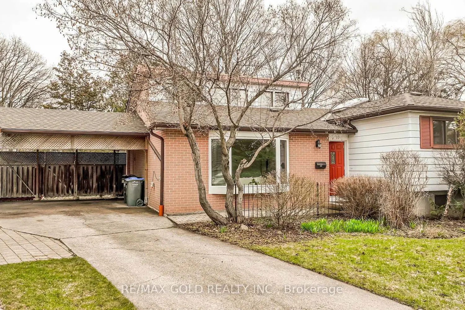 16 Donalda Place photo 5