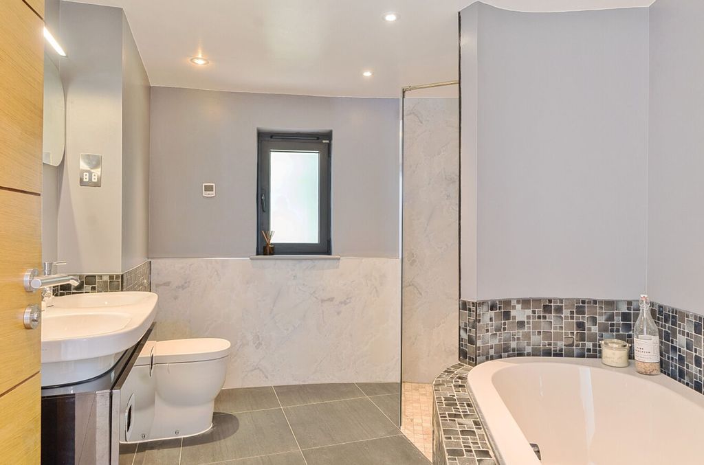 Additional image 25 of 5 bed detached house for saleNorth Shore Road, Hayling Island PO11