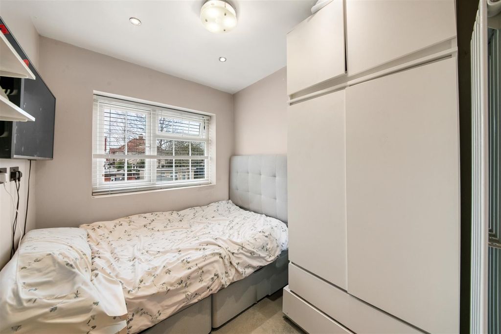 Additional image 7 of 5 bed semi-detached house for saleGrange Road, Hayes UB3