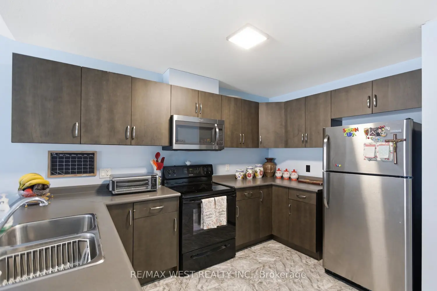 170 Silverwood Avenue photo 5