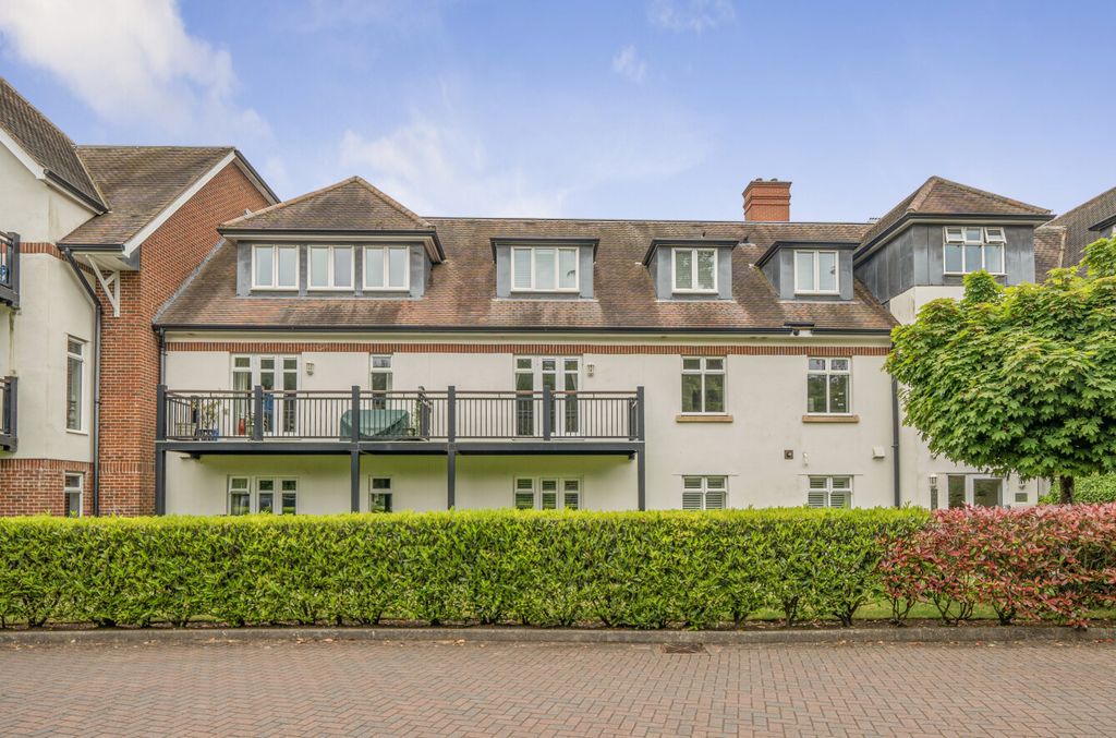 Additional image 21 of 2 bed flat for saleBeacon Crescent, Hindhead, Surrey GU26