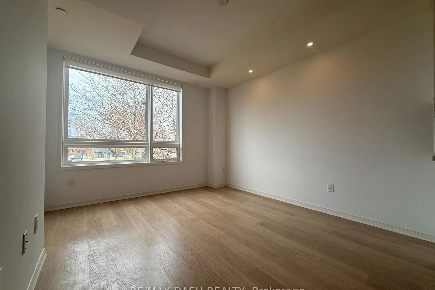 1130 Briar Hill Avenue 204 photo 5