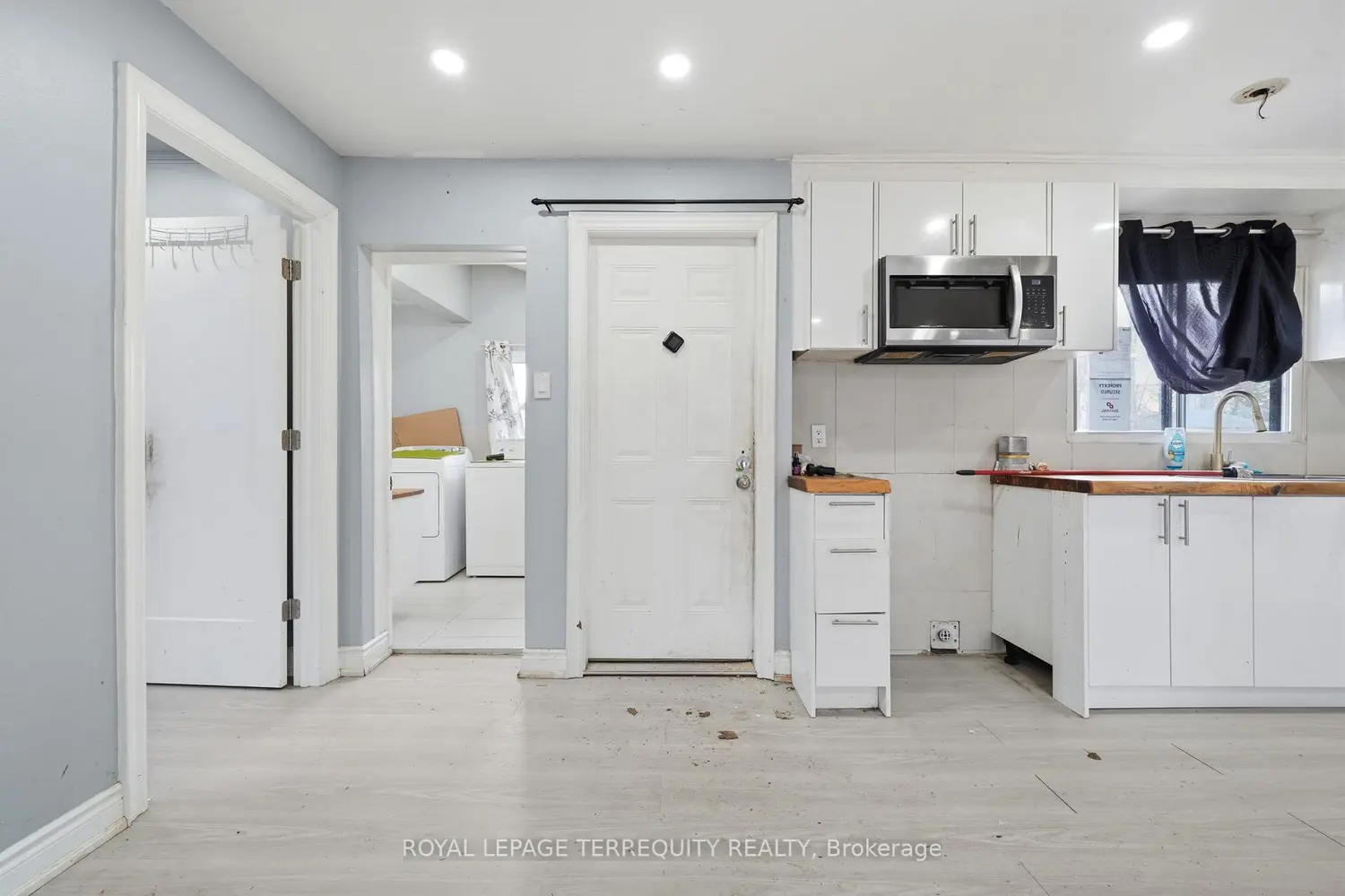 2038 St John's Road photo 4