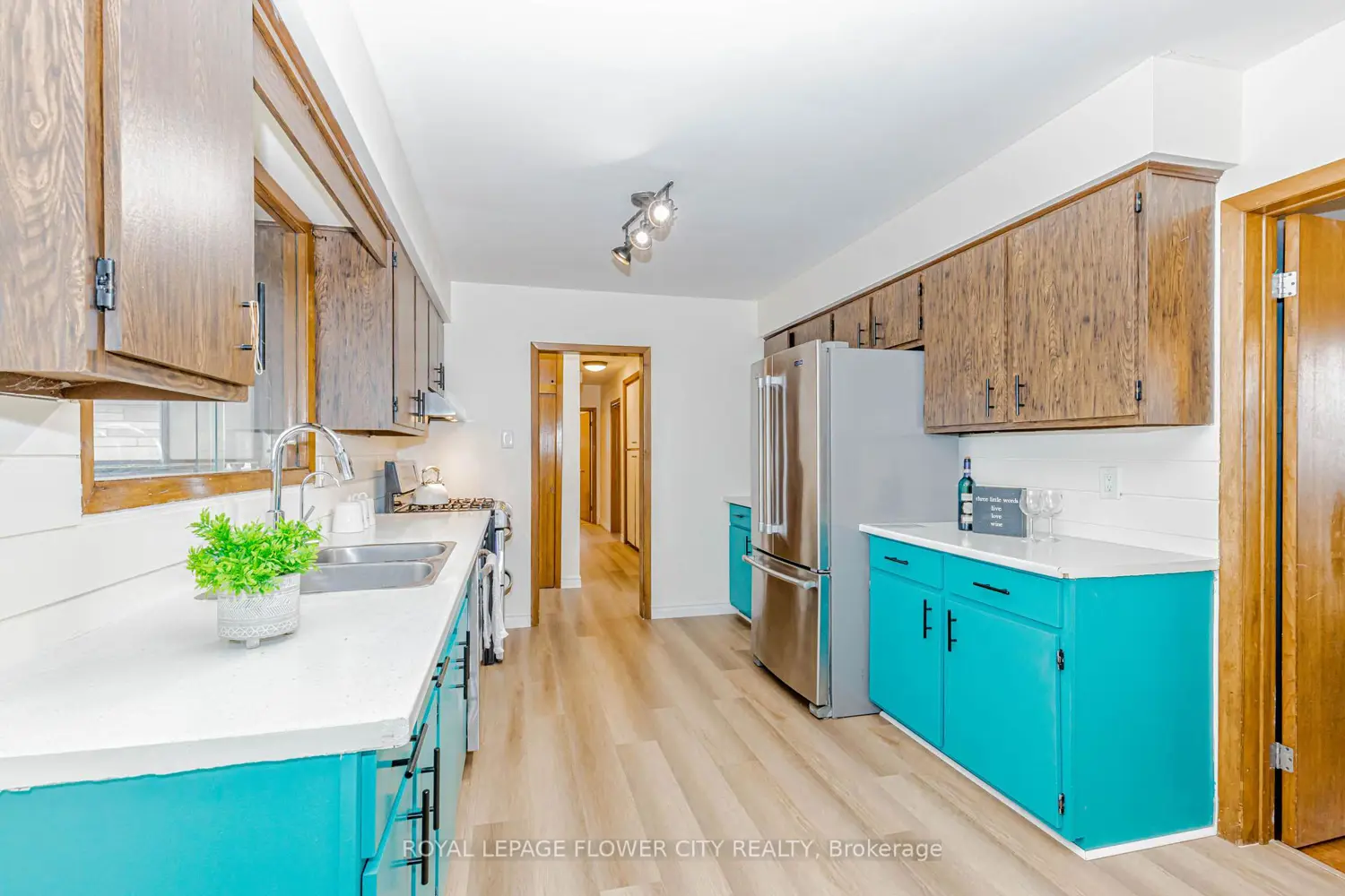 1421 Fanshawe Park Road photo 3