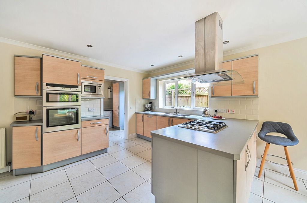 Additional image 6 of 4 bed detached house for salePembury Road, Havant PO9