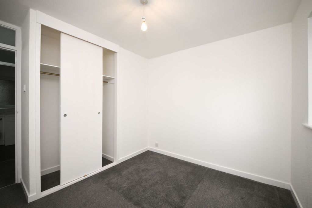 Additional image 10 of 2 bed flat for saleLampits, Hoddesdon EN11