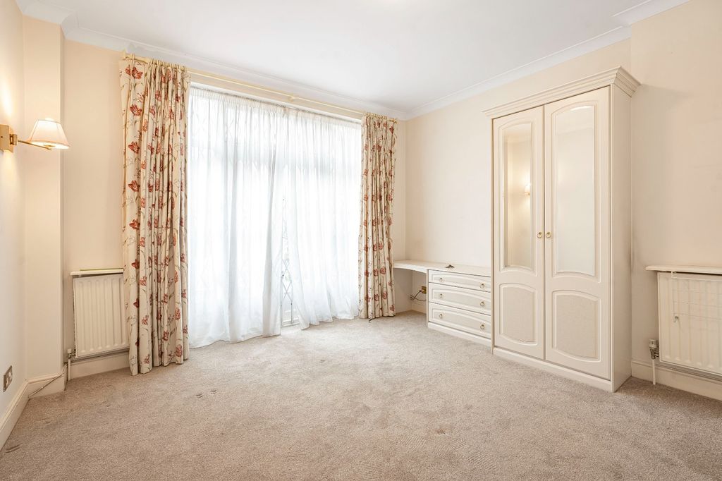 Additional image 11 of 2 bed flat for saleMilton Road, Harpenden AL5