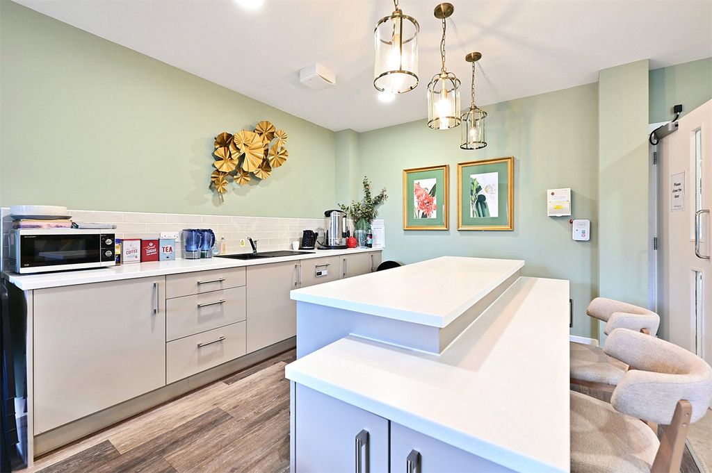 Additional image 11 of 1 bed flat for saleStation Road, Hook, Hampshire RG27