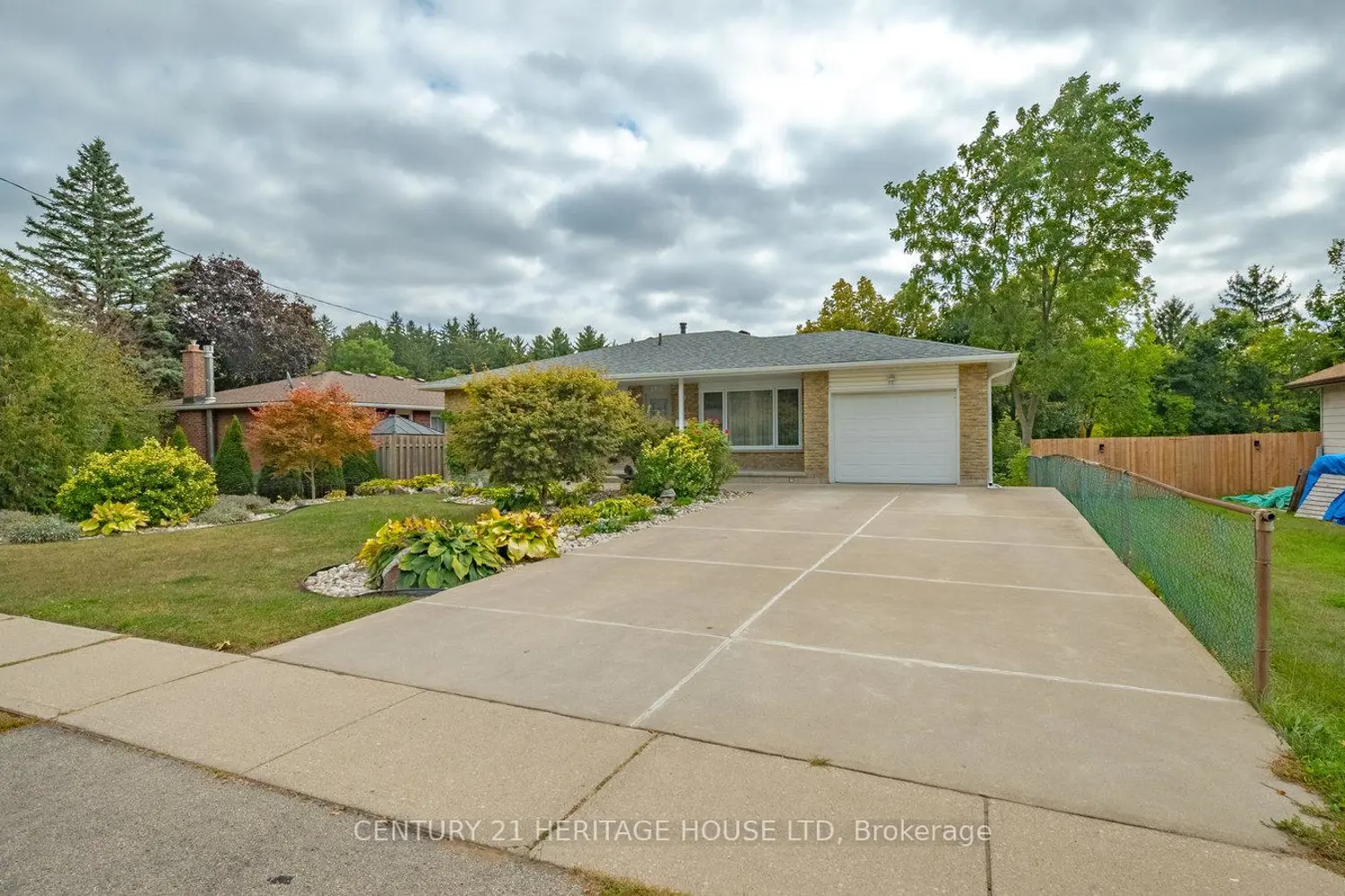 162 Victoria Street photo 2