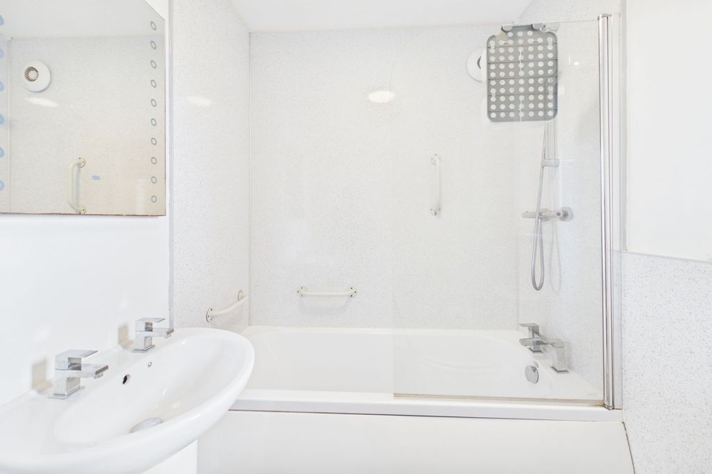 Additional image 16 of 2 bed flat for sale17 Howe Gardens, Kendal LA9