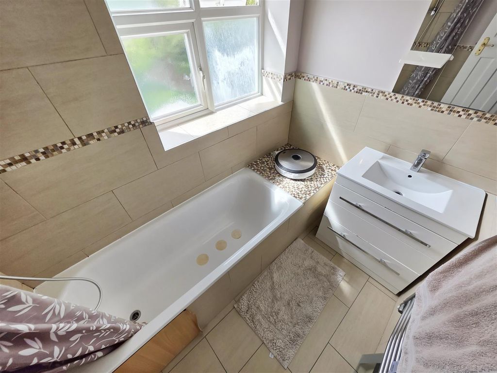 Additional image 26 of 4 bed semi-detached house for saleGledwood Gardens, Hayes UB4