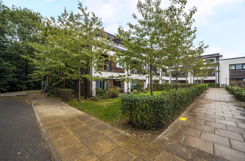 Additional image 11 of 1 bed flat for saleWispers Lane, Haslemere, Surrey GU27