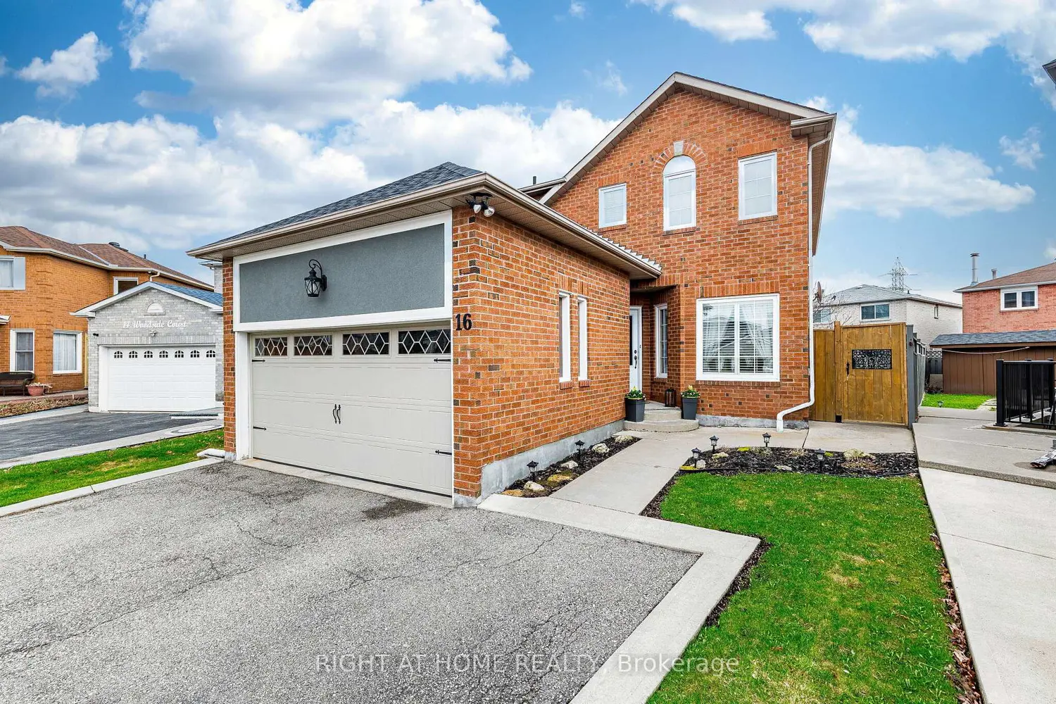 16 Woodside Court