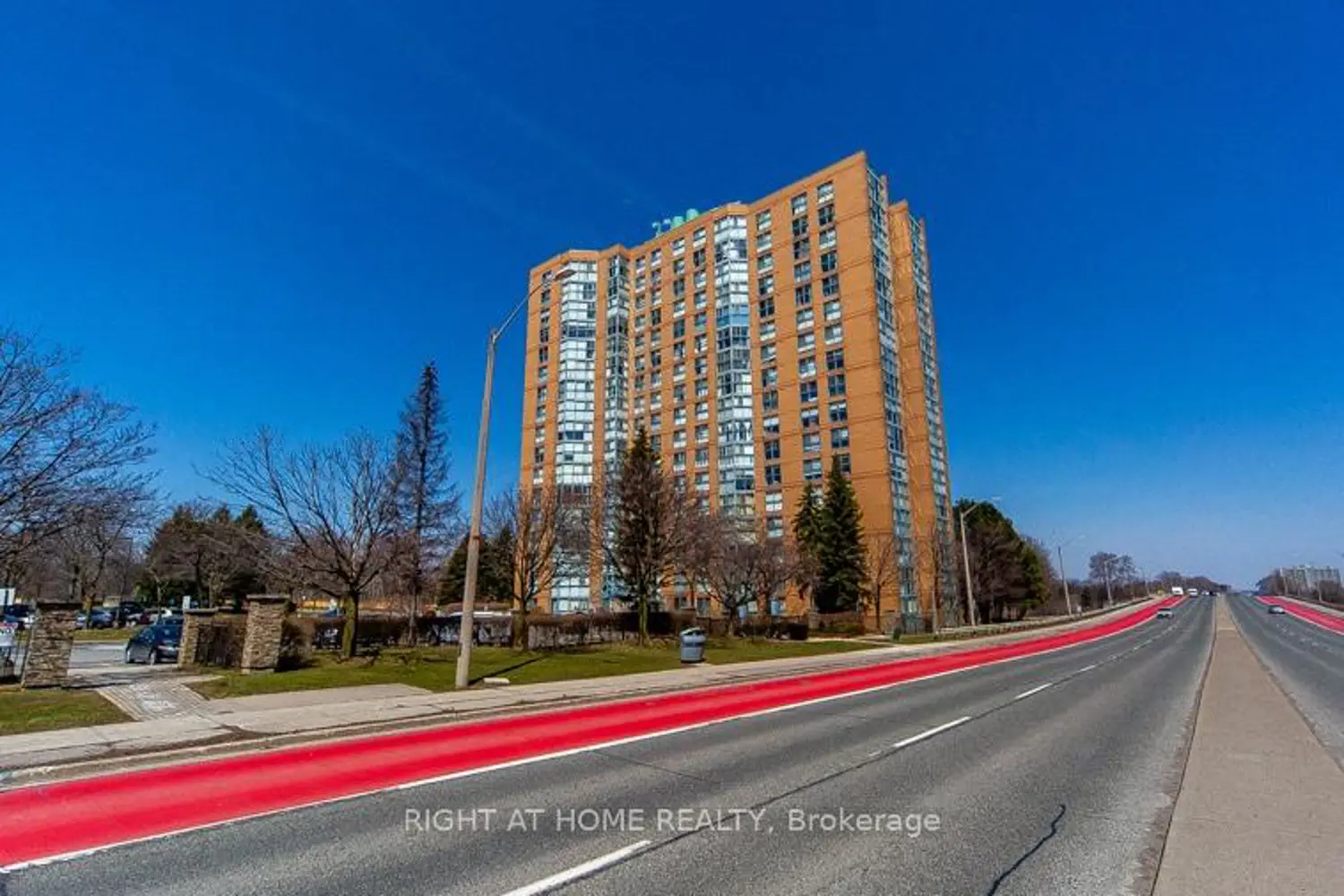 90 Dale Avenue 803