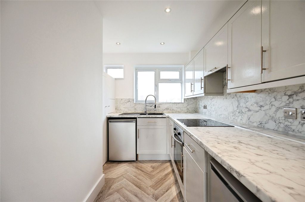 Additional image 3 of 2 bed maisonette for saleCreek Road, Hayling Island, Hampshire PO11