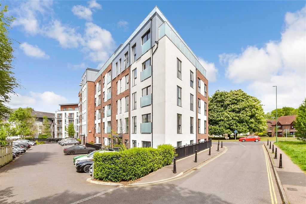 Additional image 2 of 2 bed flat for saleStation Road, Horsham, West Sussex RH13