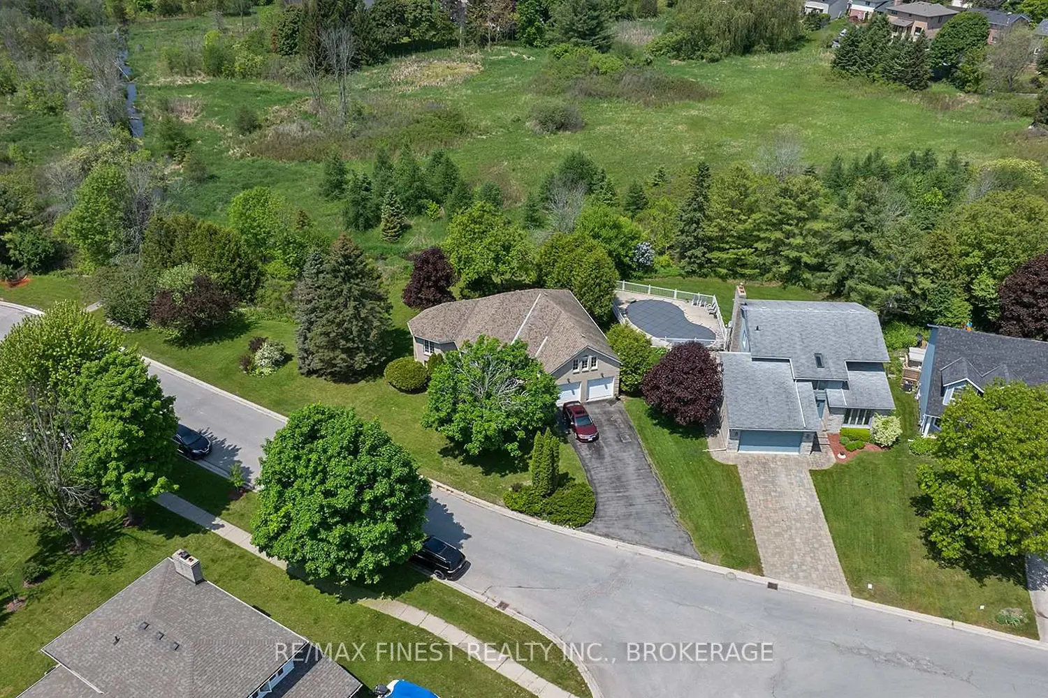 941 Malvern Terrace photo 2