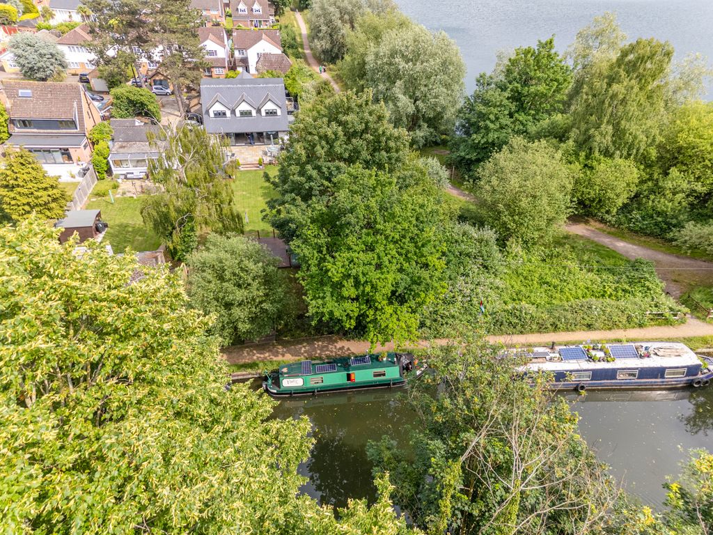 Additional image 36 of 4 bed detached house for saleAvenue Road, Dobbs Weir, Hoddesdon EN11