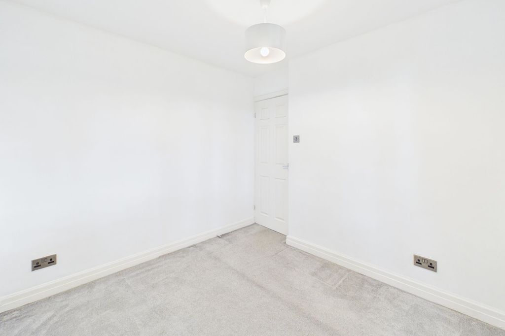Additional image 15 of 2 bed flat for sale17 Howe Gardens, Kendal LA9