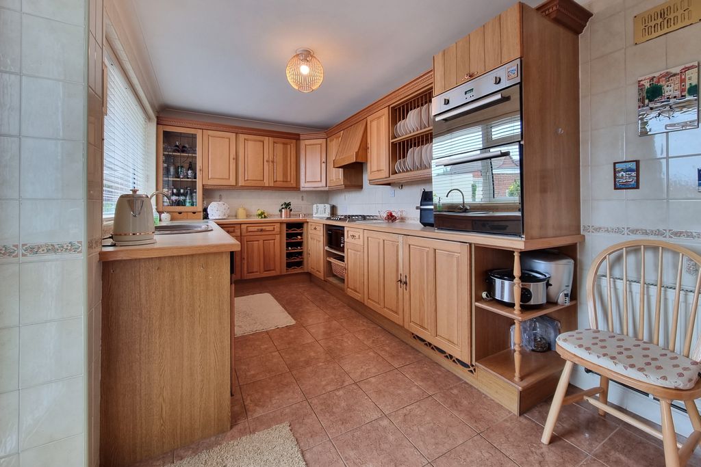 Additional image 8 of 3 bed detached house for saleHayling Island, Hampshire PO11