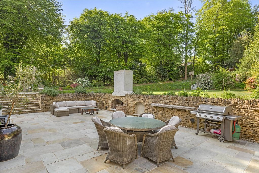Additional image 24 of 5 bed detached house for saleSquare Drive, Haslemere, Surrey GU27