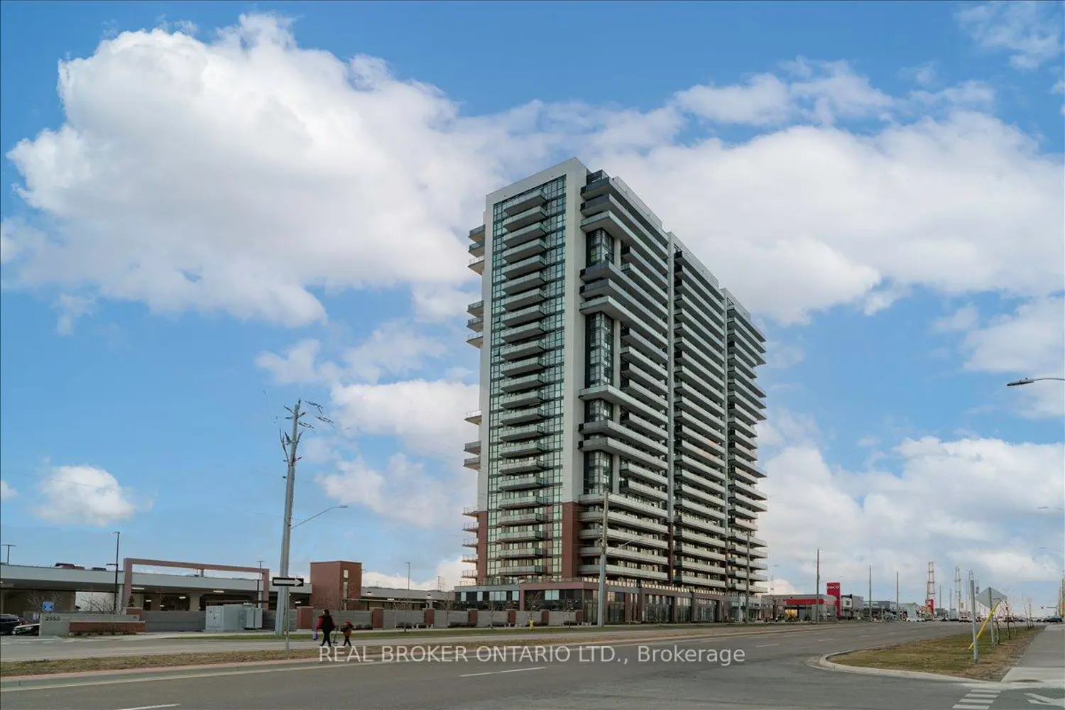 2550 Simcoe Street 715