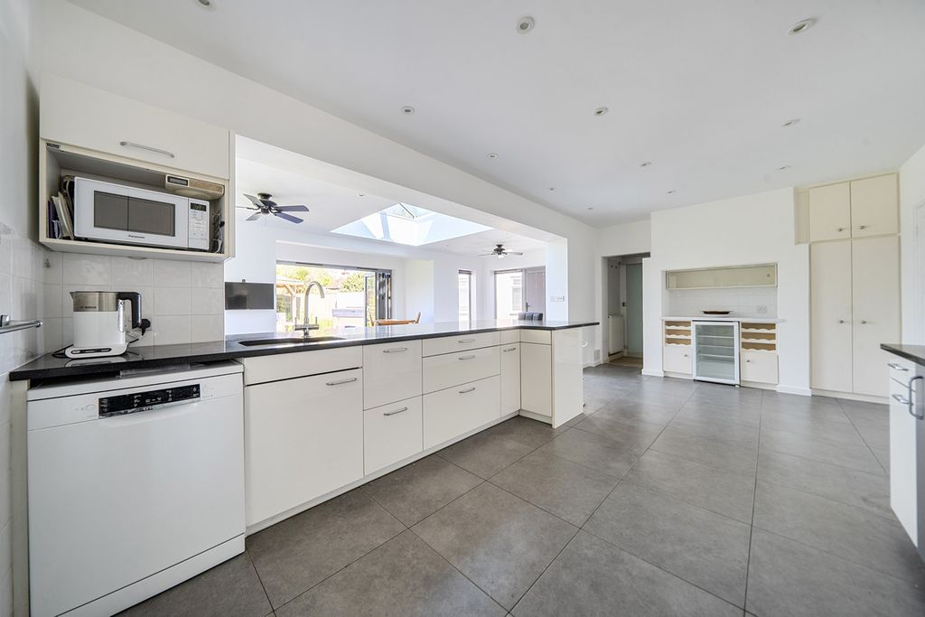 Additional image 6 of 4 bed detached house for saleSt Catherines Road, Hayling Island PO11