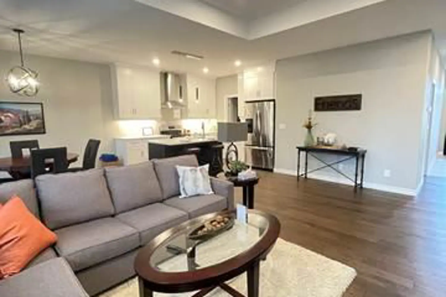 87 Matheson Crescent photo 3
