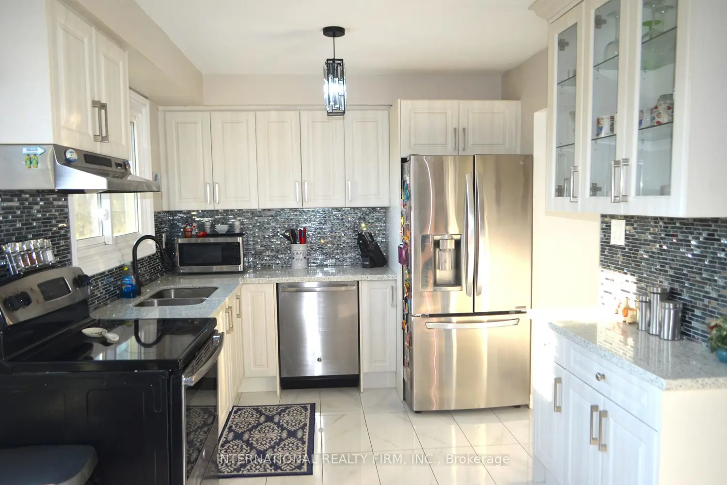 222 Pearson Street 15 photo 5