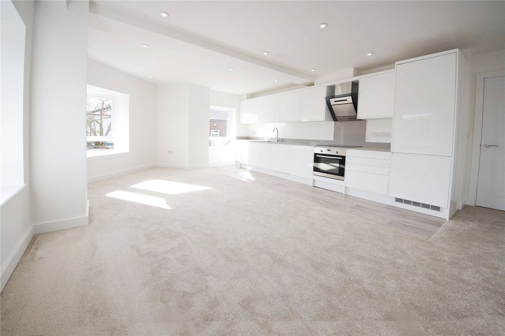 Additional image 3 of 2 bed flat for saleLondon Road, Hook, Hampshire RG27