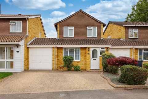 Ratcliffe Close, Uxbridge UB8
