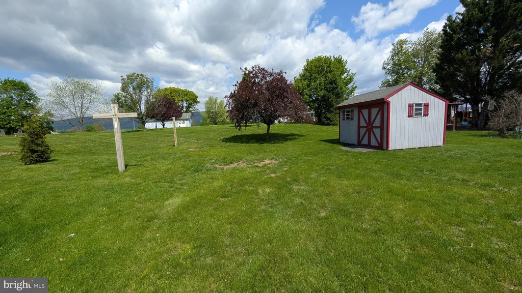 20 Osage Drive, Belleville, PA 17004 photo 3