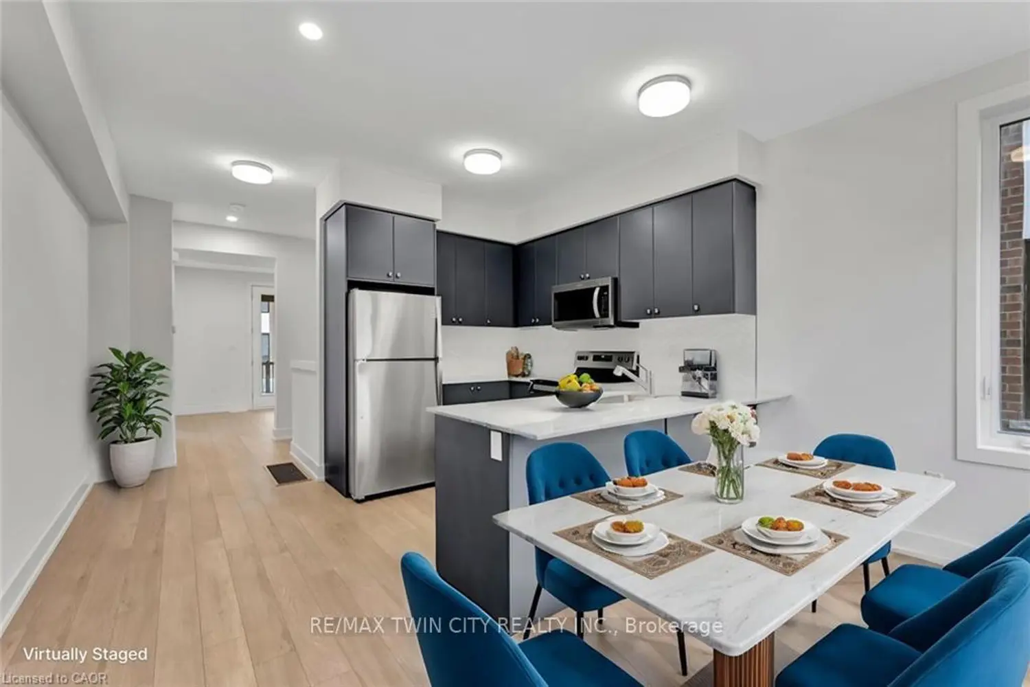 99 Roger Street 53 photo 3