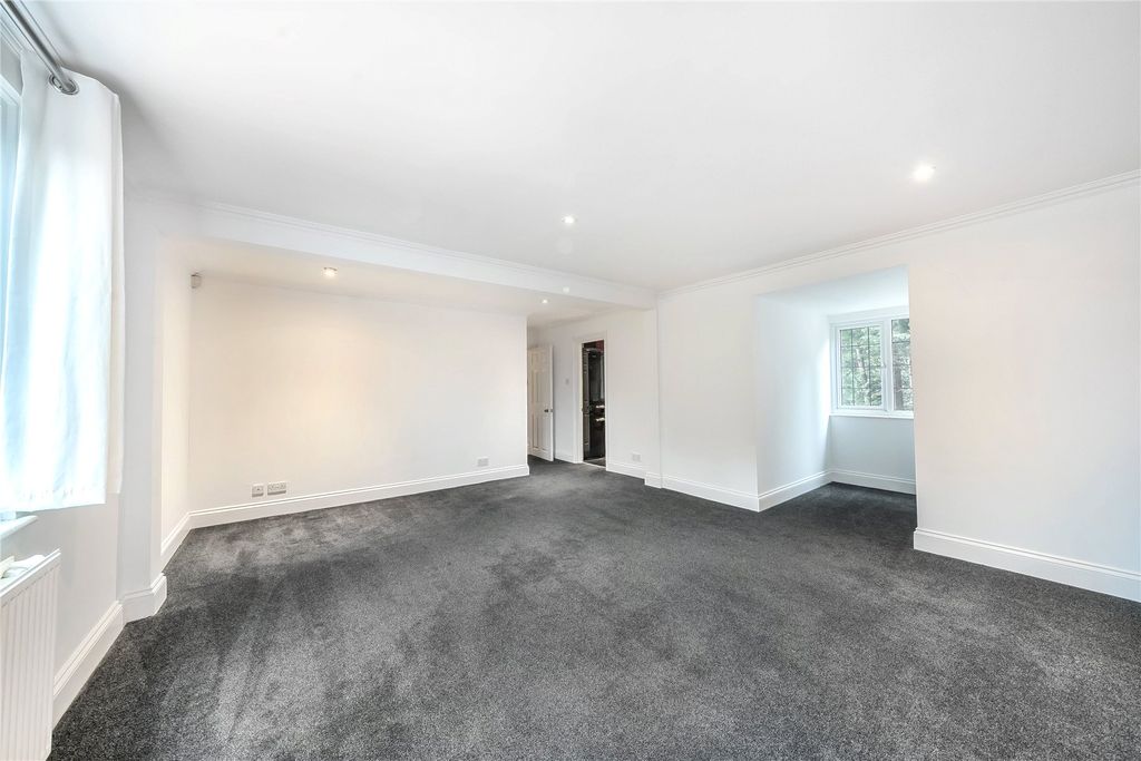 Additional image 2 of 2 bed flat for saleHindhead, Surrey GU26