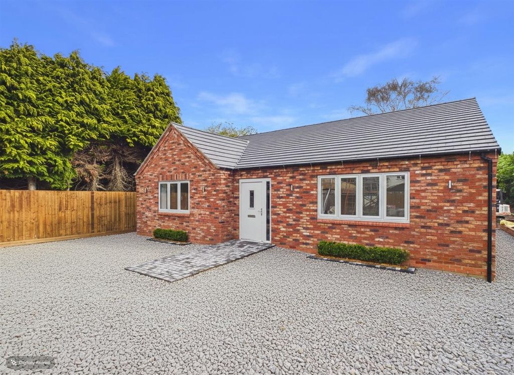 3 bed detached bungalow for saleAshby Road, Hinckley LE10