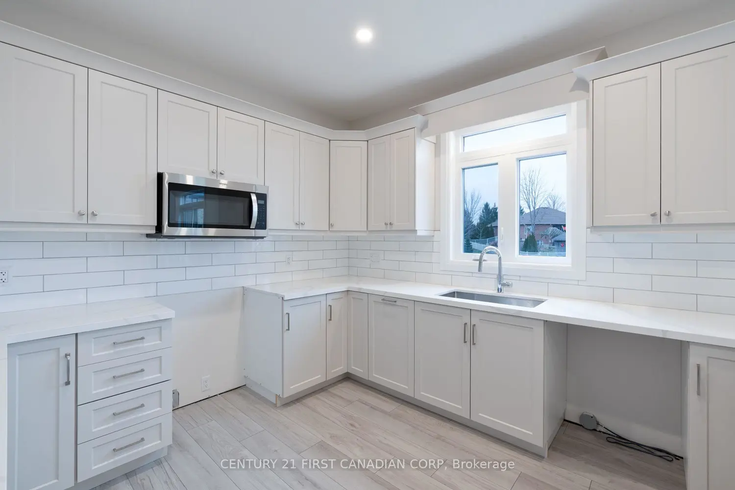 241 Leitch Street photo 5